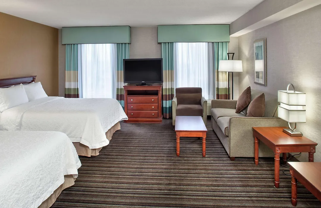 Hampton Inn & Suites By Hilton Toronto Airport-1